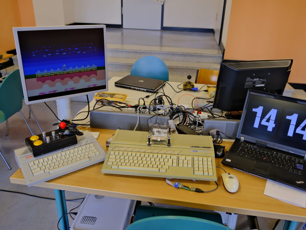 2 Atari Kisten mit Soundcards zum Abspielen von MIDIs