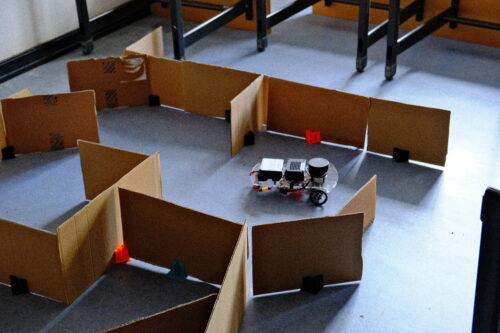 Der selbstfahrende Roboter im Labyrinth