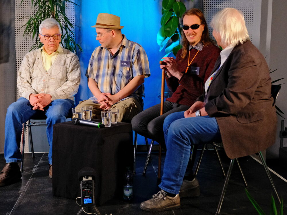 Von rechts nach Links Prof. Hofacker, Marcus Klöppel, Renè Meyer, Prof. Bastian.